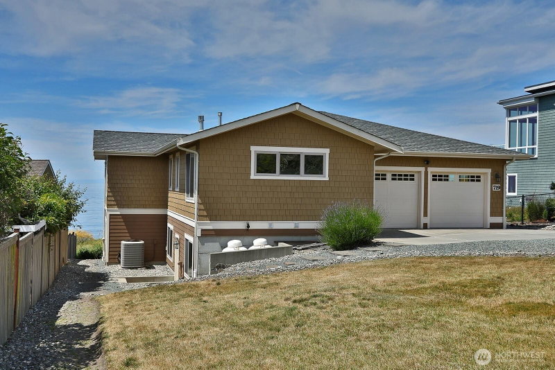 719 Fort Ebey Road photo 2