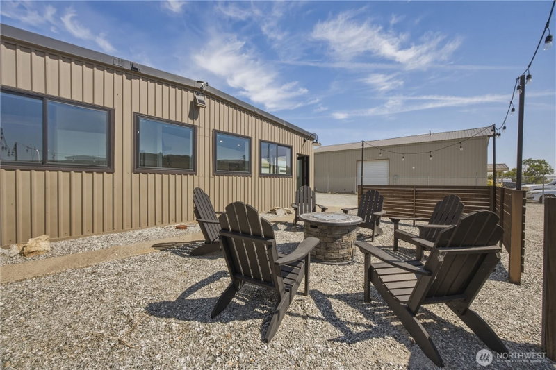 102 Lakeshore Drive photo 2