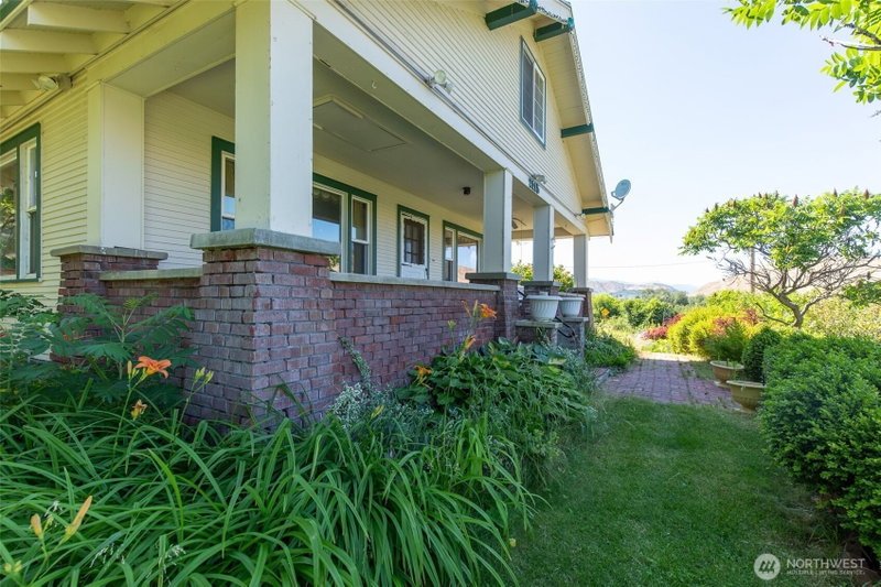 2115 Sleepy Hollow Road photo 2