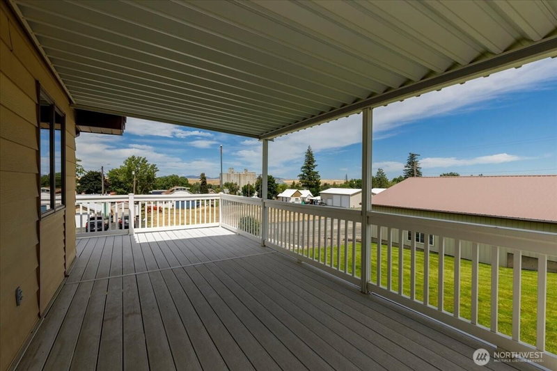 607 SE Brace photo 40