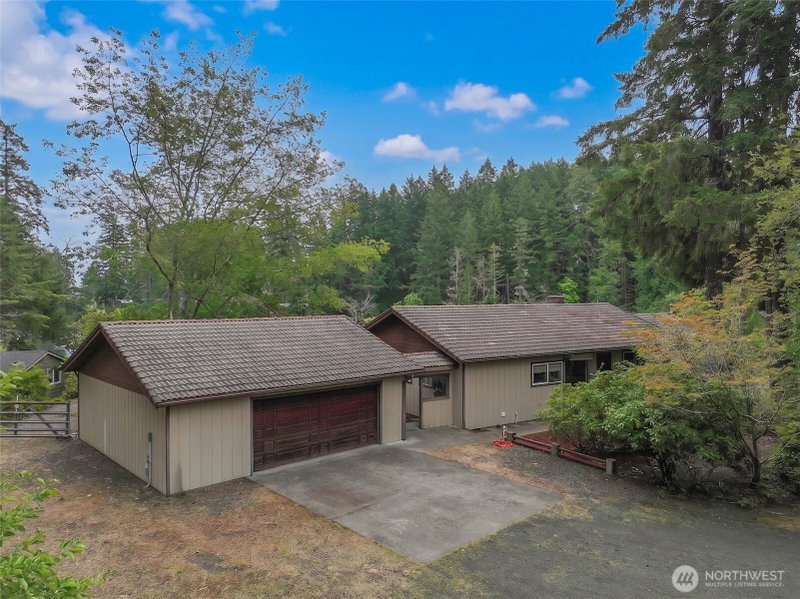 5470 E Grapeview Loop Road photo 2