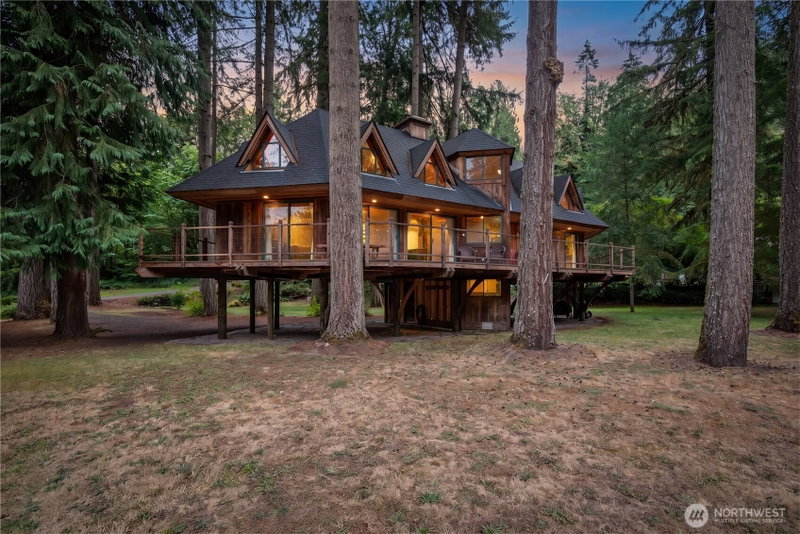 211 LaVerne Drive photo 2