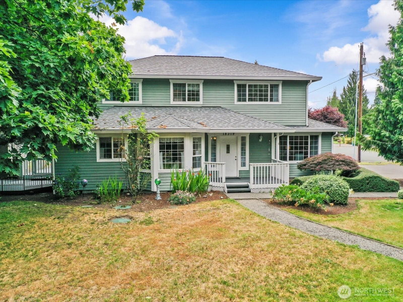 18319 Driftwood Drive E photo 1