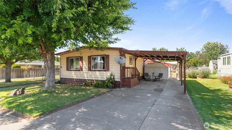 801 NE Dawson Street photo 2