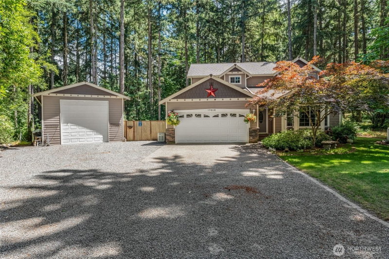 17826 Overlake Court SE photo 1