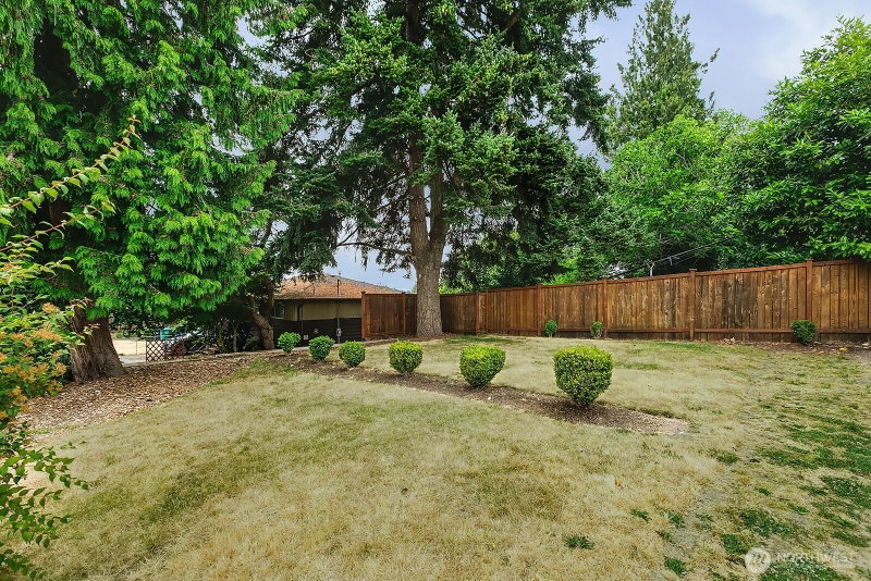 2302 S Spokane Street photo 25
