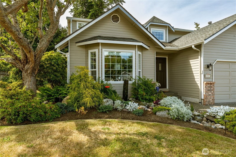 1571 SW 2nd Court photo 2