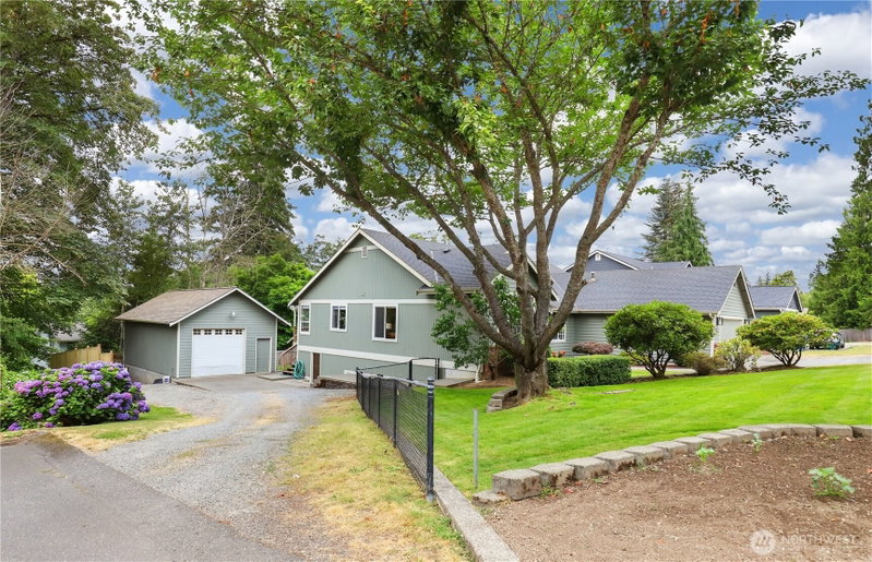 2307 16th Avenue photo 2