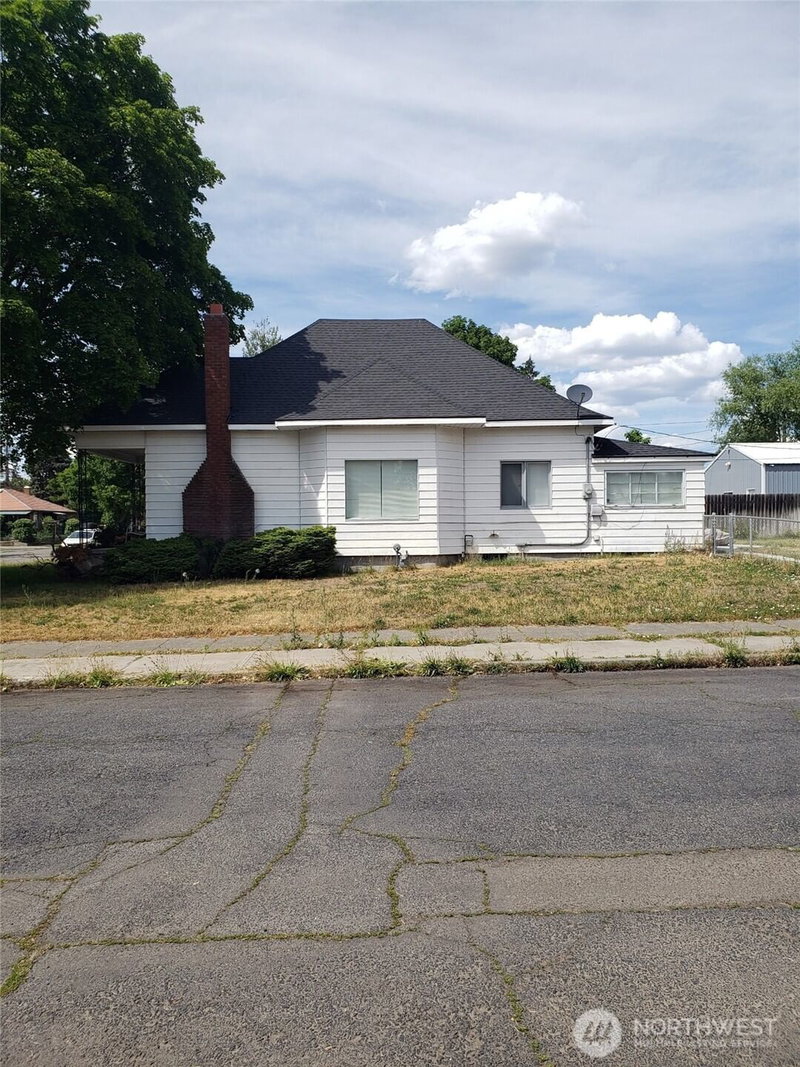 2404 N Wall Street photo 2