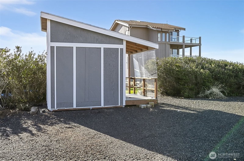 1097 Ocean Shores Boulevard SW photo 10
