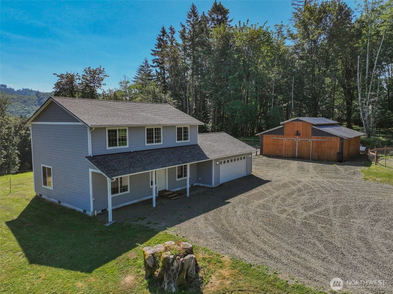 10 Maple Lane photo 2