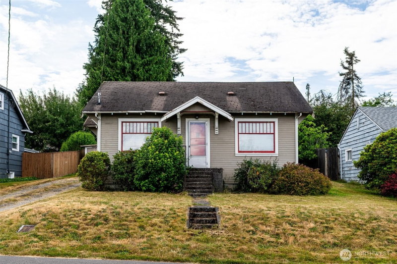 5806 Commercial Avenue photo 2