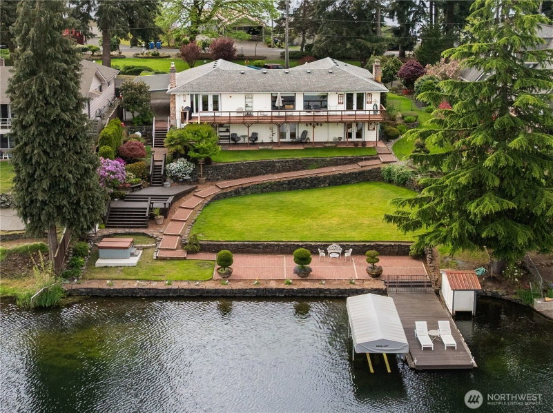 1119 Lake Vista Boulevard S photo 1