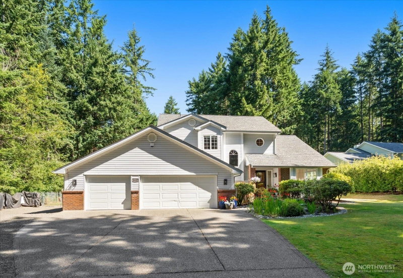 8925 Pebble Place SE photo 2