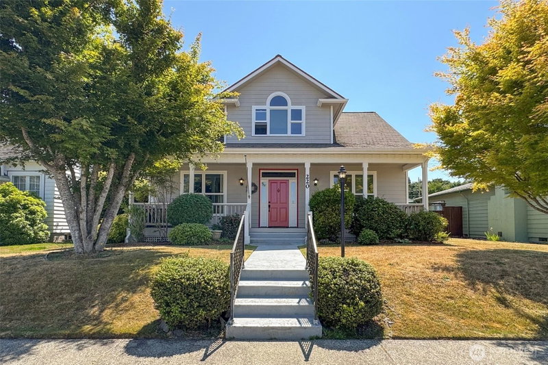 220 W 13th Street photo 1