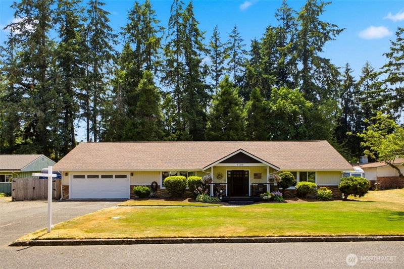 6106 Hillcrest Drive SW photo 2