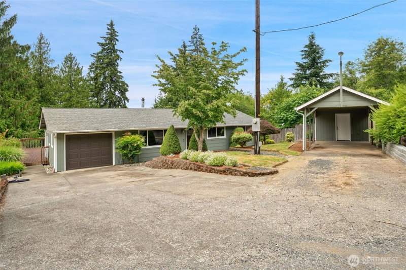 1190 E Daniels Road photo 2
