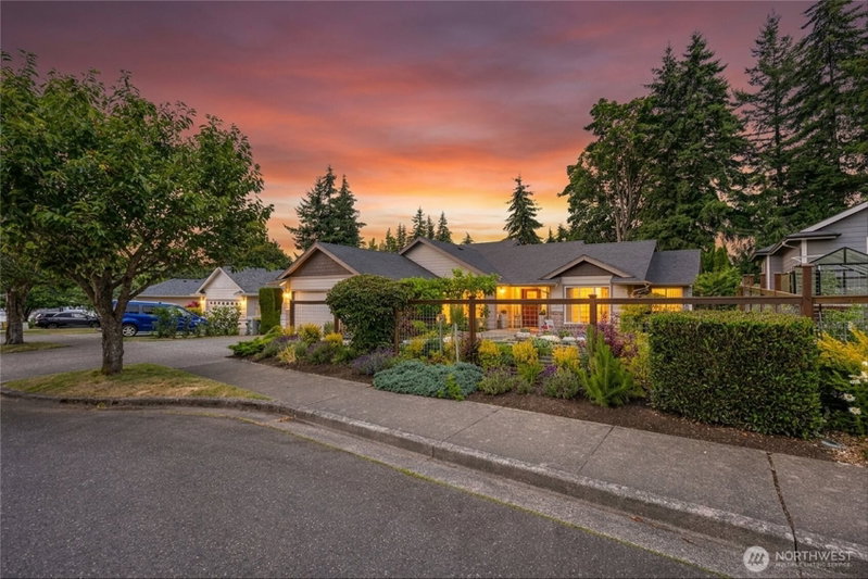 3845 Woodside Way photo 2