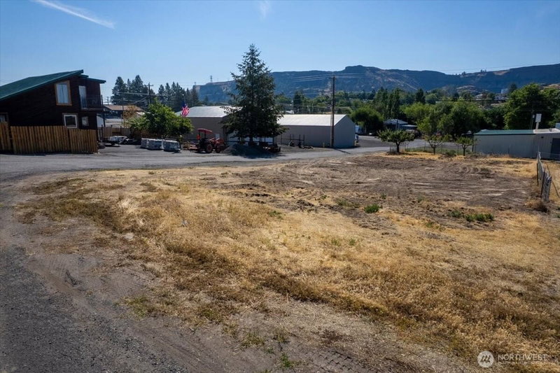 202 W Kelso Avenue photo 10