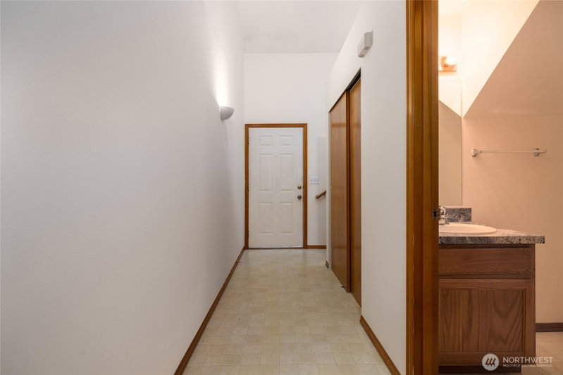 2312 E Division Street #B photo 2