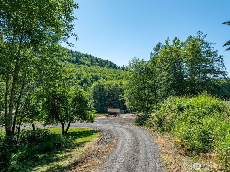 461 Kjesbu Road photo 2