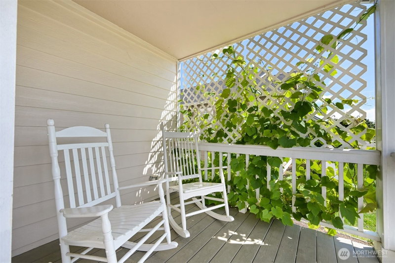 2274 Dogwood Street photo 2