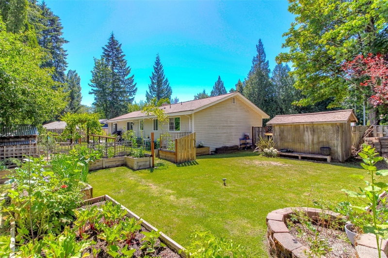 737 NW Firglade Drive photo 2