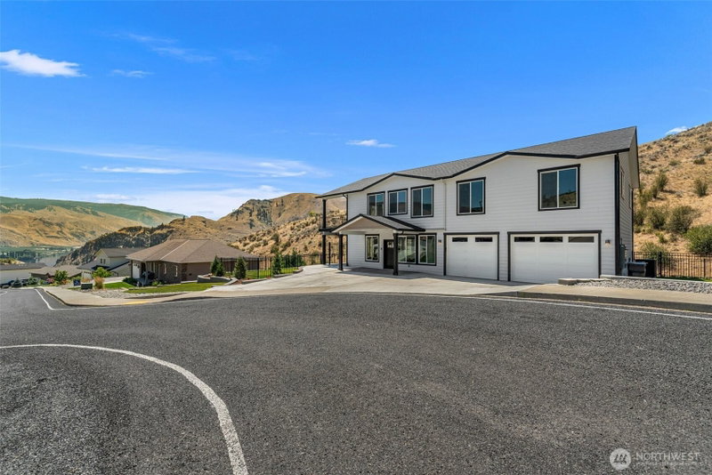 9971 Saska Way photo 1