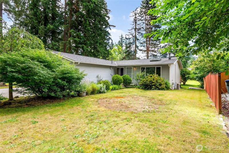 3031 Ridgeview Drive photo 2