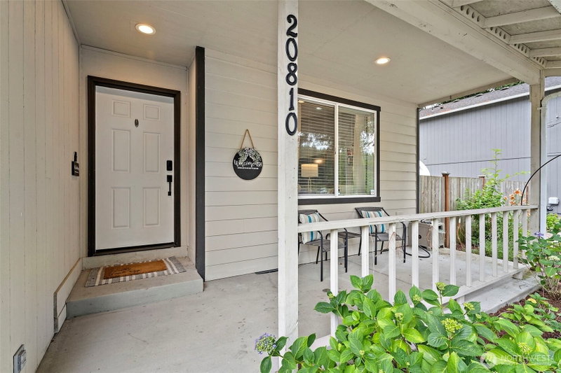 20810 Bonanza Drive E photo 2