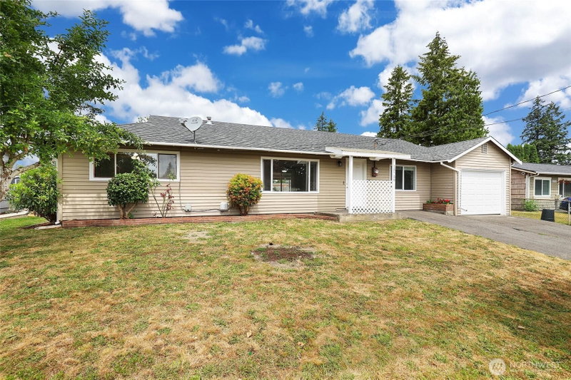 15759 119th Place SE photo 2