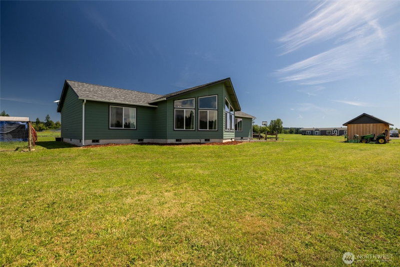 125 Apple Tree Lane photo 2