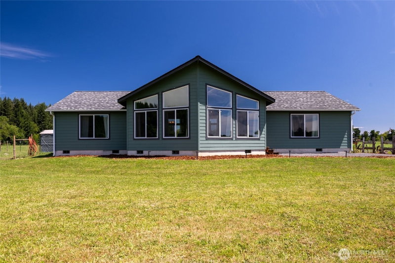 125 Apple Tree Lane photo 1