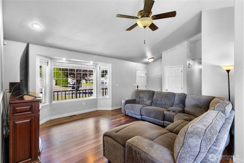 621 Cedar Tree Drive photo 2