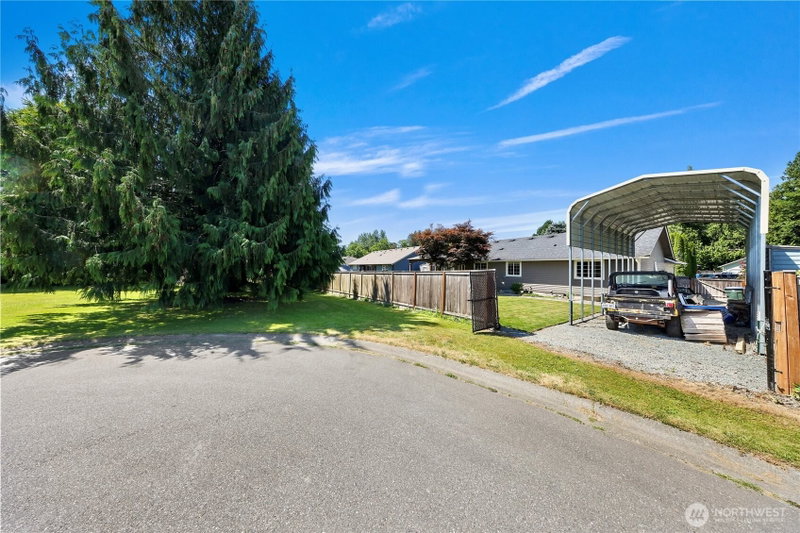 621 Cedar Tree Drive photo 16