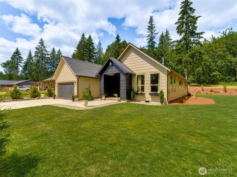 108 Lily Lane photo 1