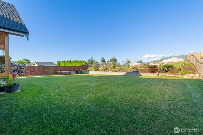 806 Mapleridge Drive photo 28