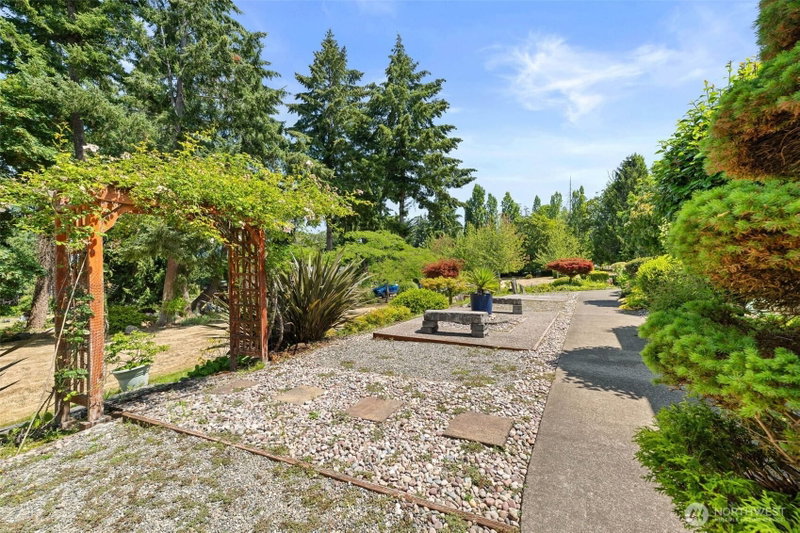 654 9th Avenue photo 2