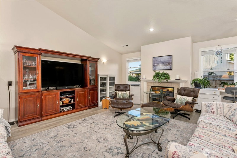 16503 NE 81st Street photo 2