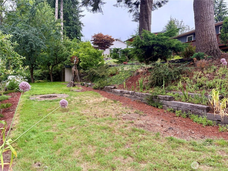 185 Inglewood Drive photo 30