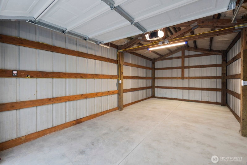 2105 SE D St photo 26