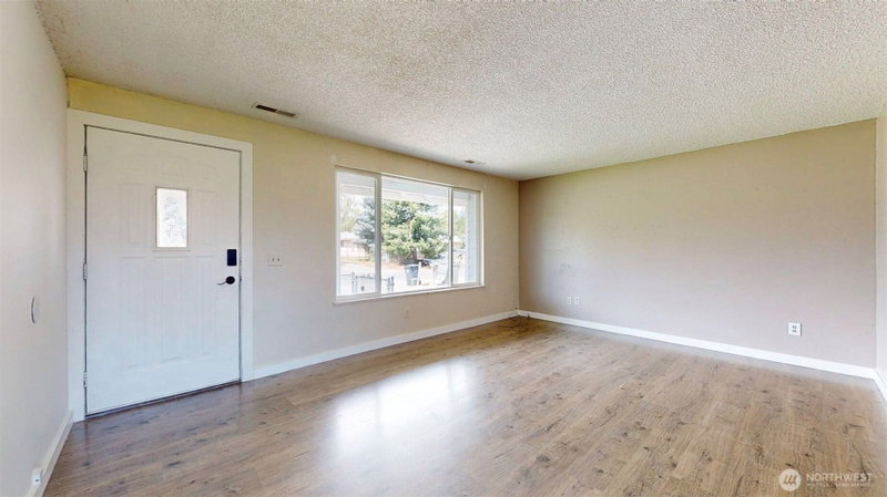 733 Ridge Place photo 2