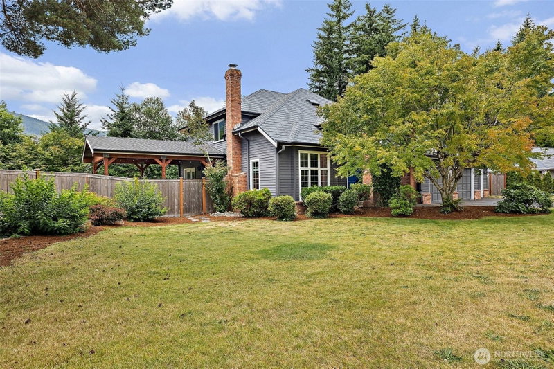 1051 Laforest Drive SE photo 2