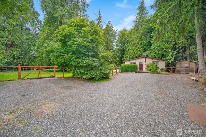 517 Reed Way photo 2