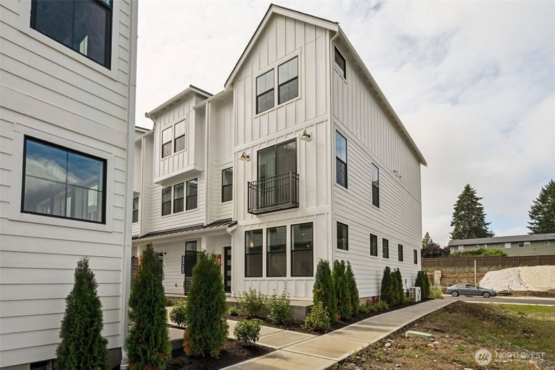 12071 127th Avenue Ct E photo 1