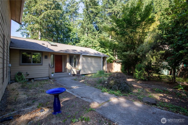 6124 Shady Lane SE photo 2