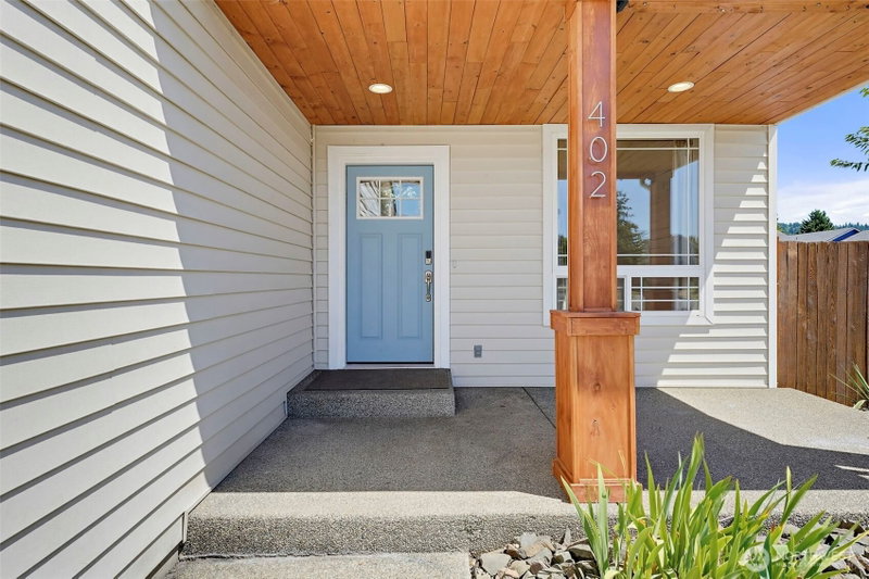 402 Orting Avenue NW photo 2
