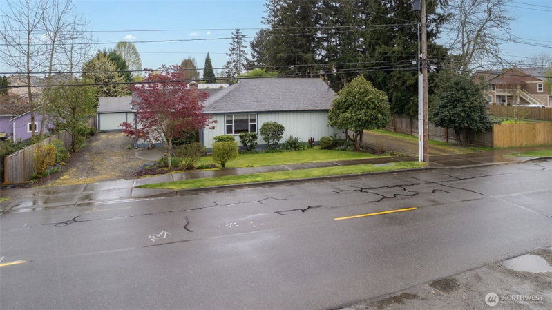 15120 Elm Street E photo 1