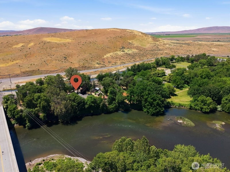 76704 N Yakima River Road photo 2