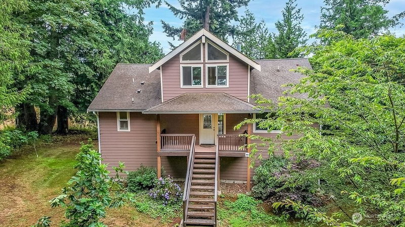 8 W Gedney Way photo 2